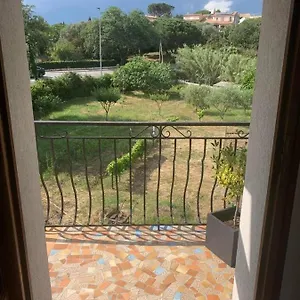 Independant Dans Villa, Entre Et St Raphael Apartment