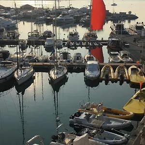 Boutique Hirondelle Port Apartment